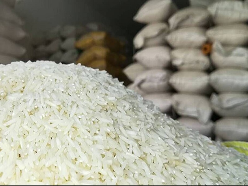حسین فرهادی سخنگوی اتحادیه بنکداران مواد غذایی تهران: عرضه قطرهچکانی برنج توسط شرکتهای بزرگ / واردکنندگان دوفاکتوره معامله میکنند