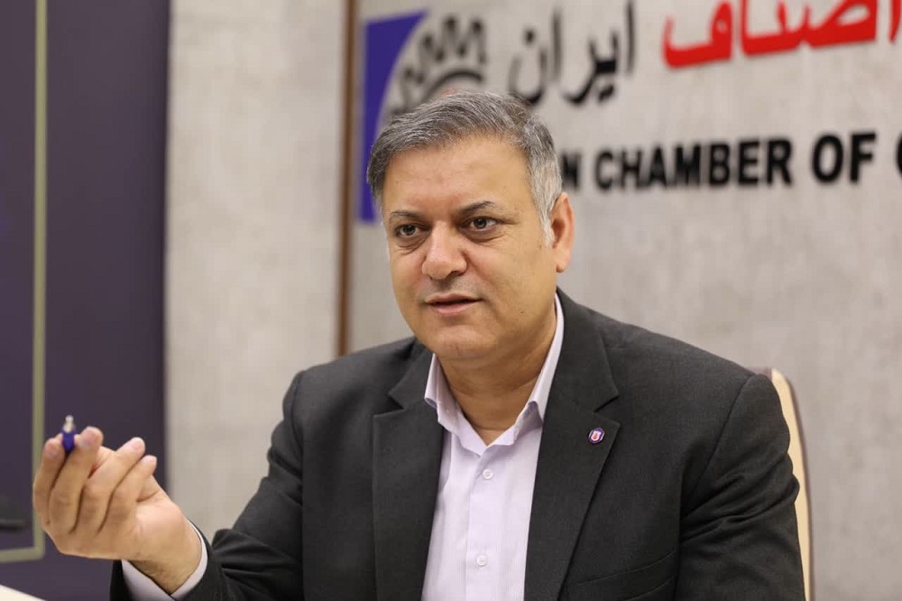 رئیس اتحادیه بنکداران مواد غذایی تهران اظهار کرد: اصناف، پیشران ثبات بازار در بزنگاه‌های حساس