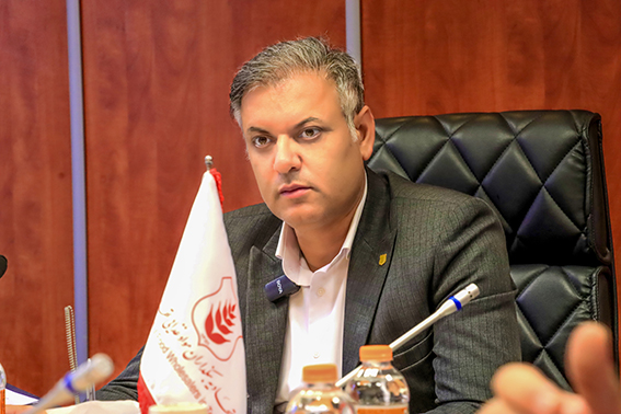 رضا کنگری، رئیس اتحادیه صنف بنکداران مواد غذاییِ تهران: برنج پاکستانی در کیسه های طارم و هاشمی!